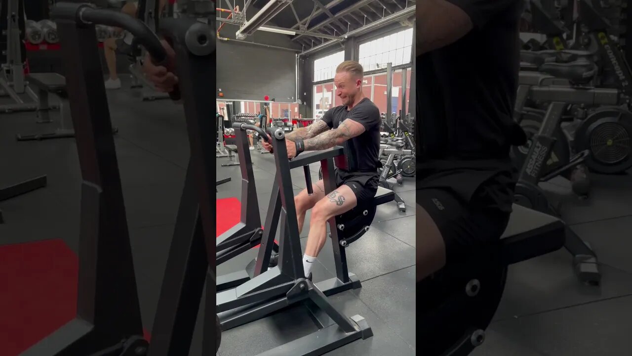 DONT BE FOOLED BY THE WEIGHT #youtuber #fitness #fitnesslife #gymworkout #viral #gym #gymexercise