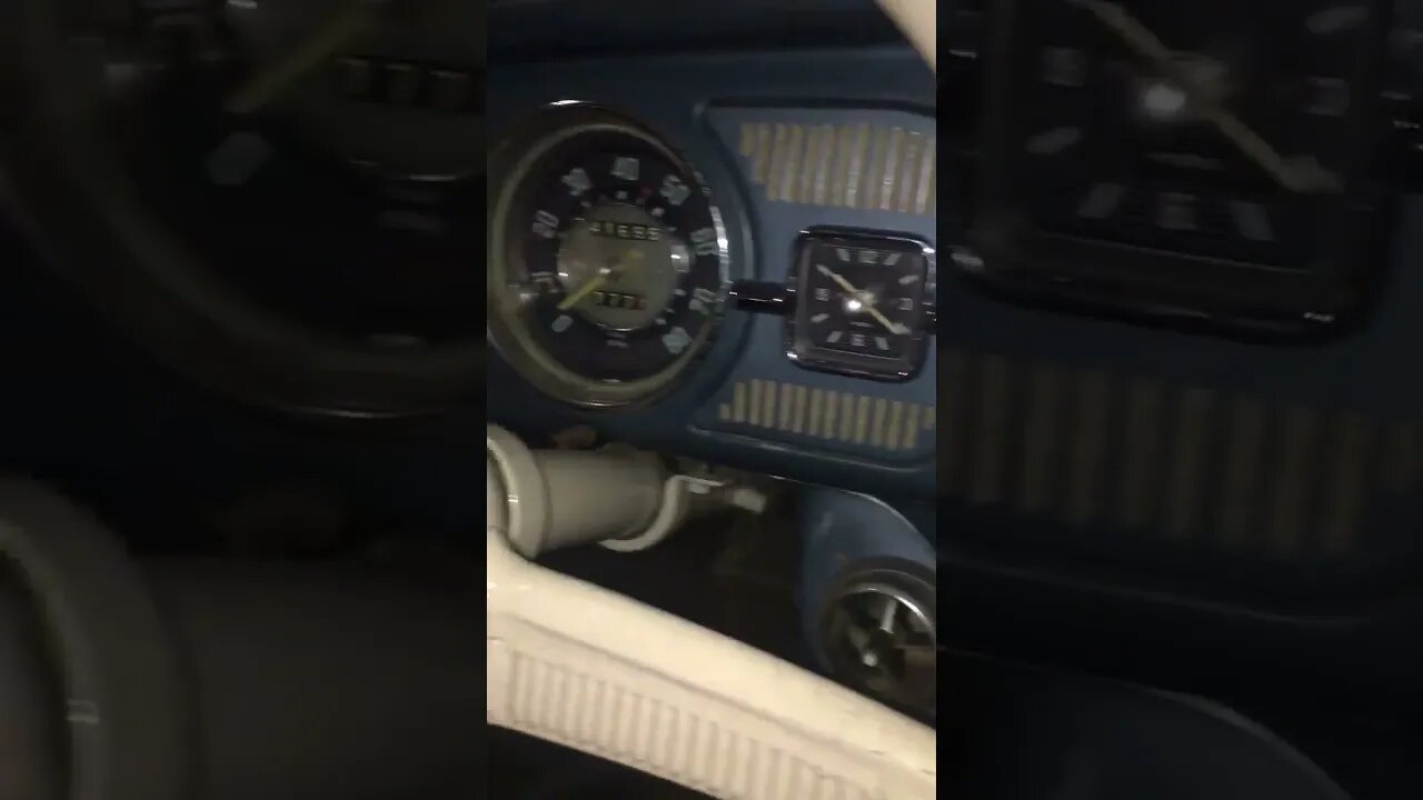 Vintage Wolkswagen Beetle Car Soundsystem - Sistema de Som de Um Fusca Antigo Década de 50 / 60