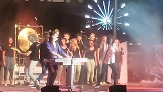 North Ridgeville High School choir performs with Foreigner at Lorain County Fair