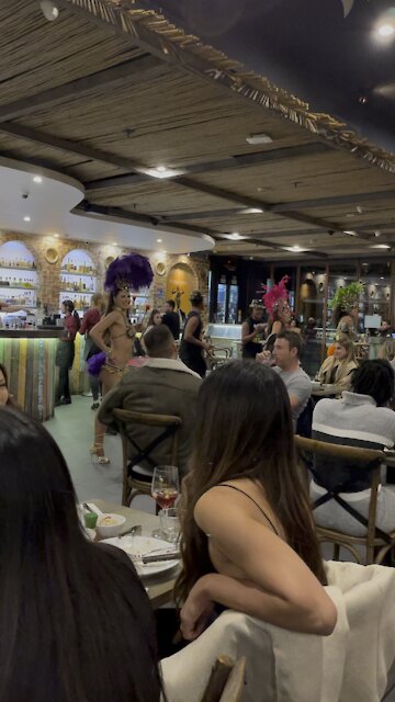 Entertainment while trying to eat