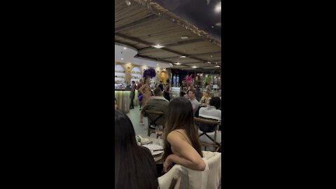 Entertainment while trying to eat