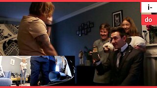 Couple get engaged using VIRTUAL REALITY