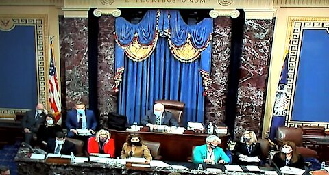 El Senado de EE UU absolvió al expresidente Trump de las acusaciones de incitación a la insurrección