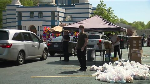 Islamic Center of Cleveland holds drive-thru Eid al-Fitr celebration