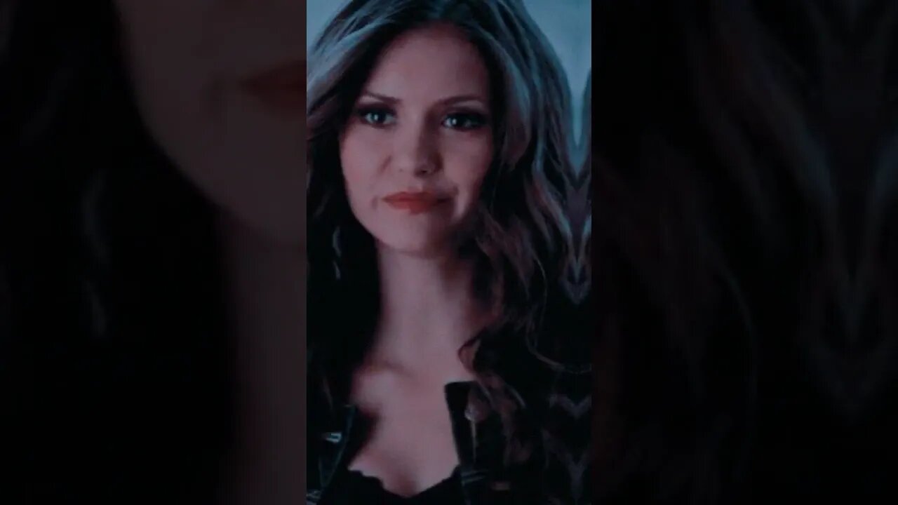 Livro Vs Série Diários de um Vampiro Personagem de Vicki #shorts