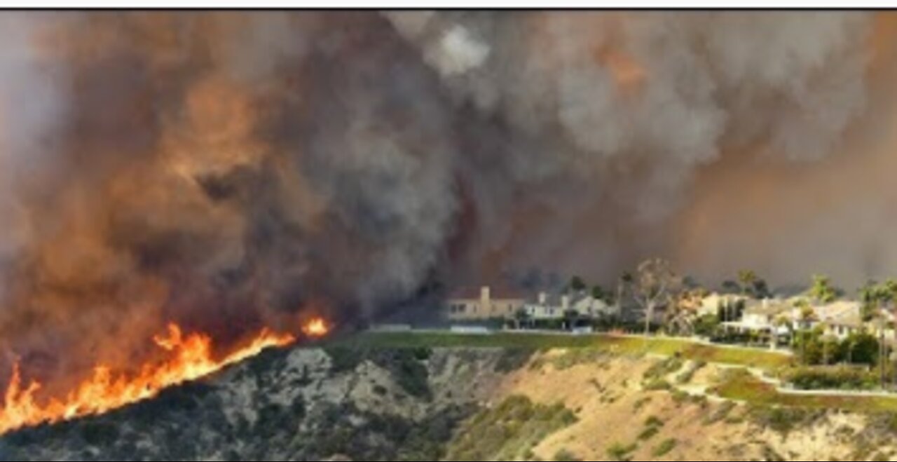 Coastal Fire destroys homes in Orange County, California