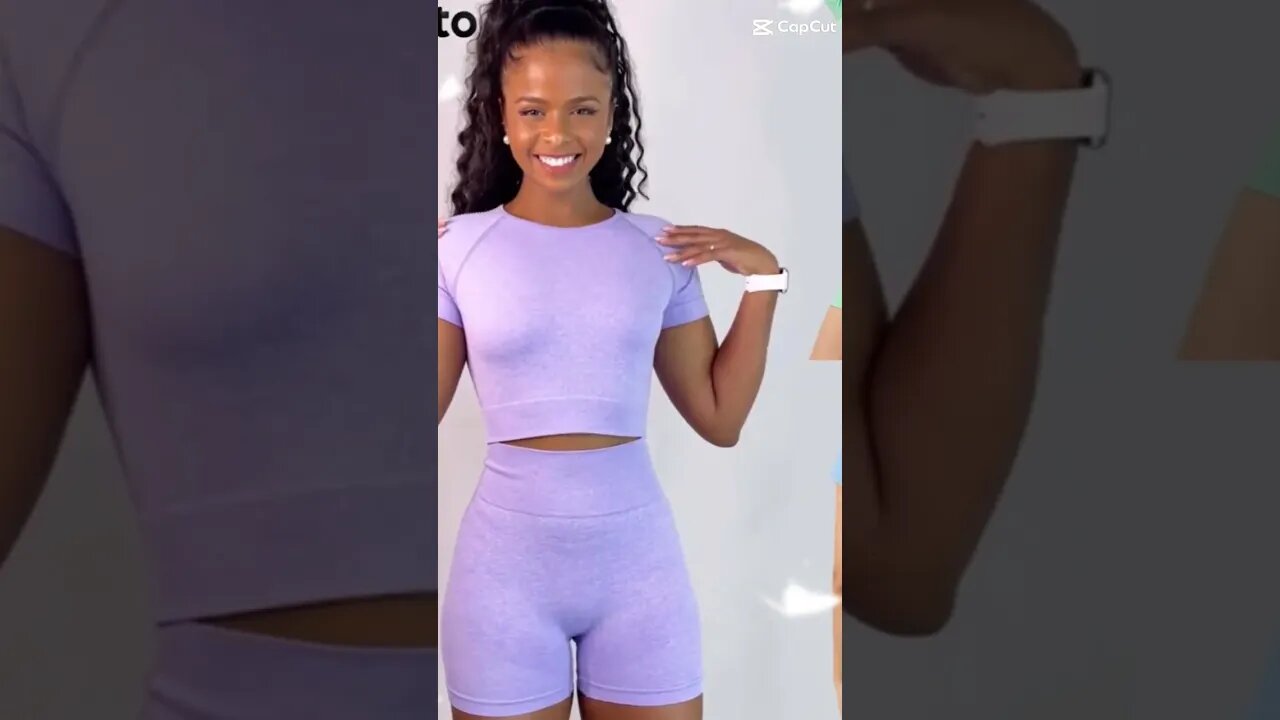 Você ja olhou Lovito Conjunto Academia Esportivo Shorts e Blusas Curtas para o Verão?