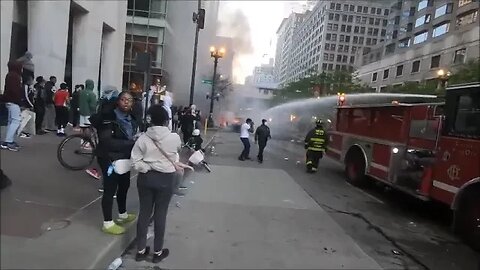 Amateur Footage Captures Moments After Cop Car Set Ablaze in Chicago (May 30th, 2020)