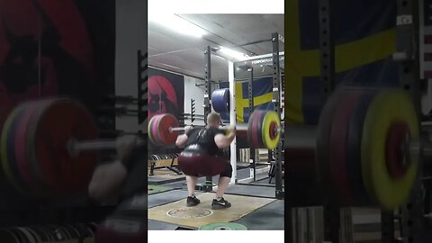 200 kg / 440 lb - Back Squat