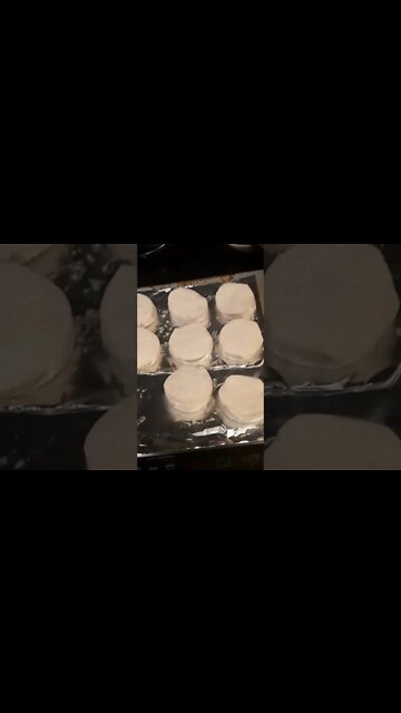 The absolute best can of buttermilk biscuits around here 🤑🤩#shorts