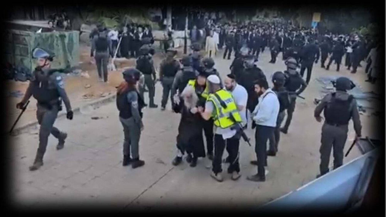 Shock Video Israel Police Force Beats Up Elderly Men And Women During Religious Celebration