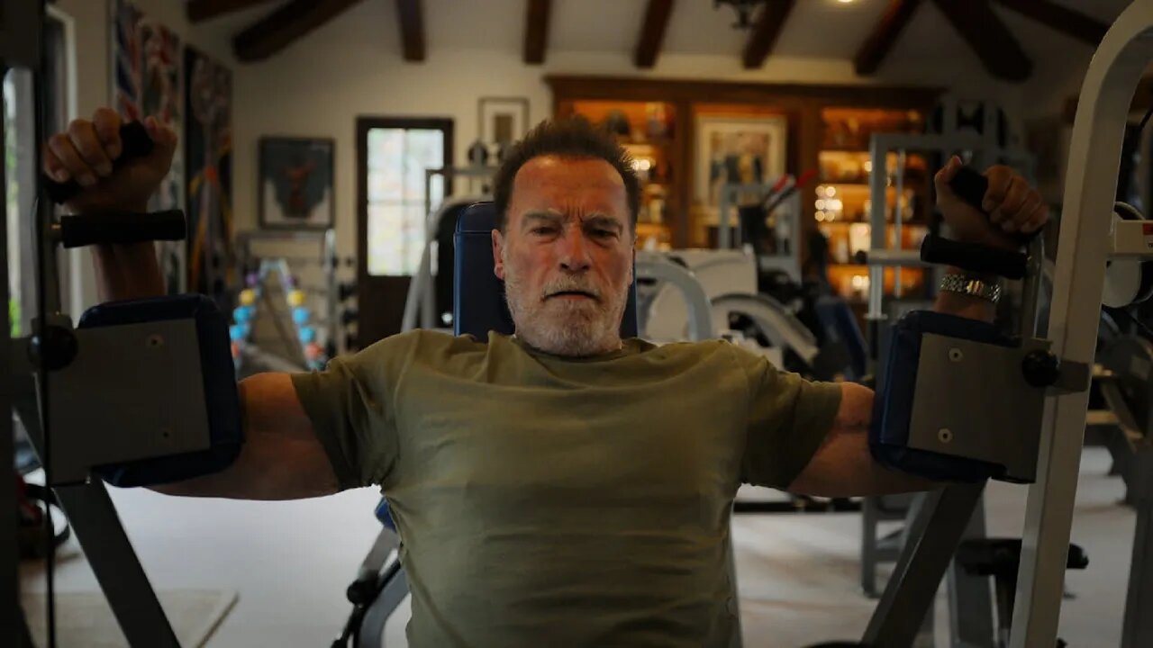 Arnold (2023- ) - Crítica