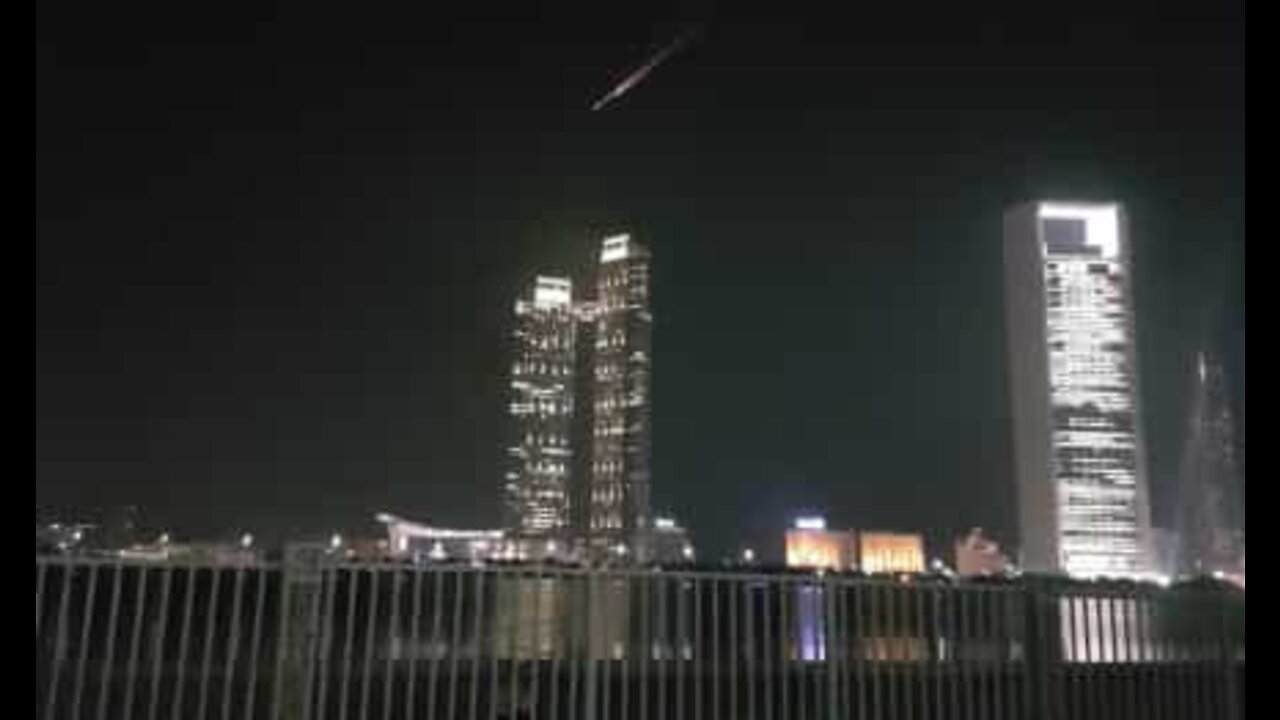 Mysterious UFO spotted in the United Arab Emirates