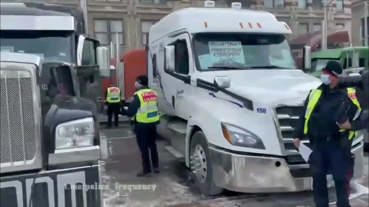 💩 POLICE 💩 HANDING OUT FINAL NOTICE *Ottawa* (HOLD THE LINE)