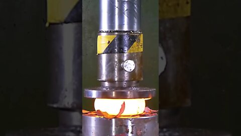 Hydraulic press VS 1000 degree steel