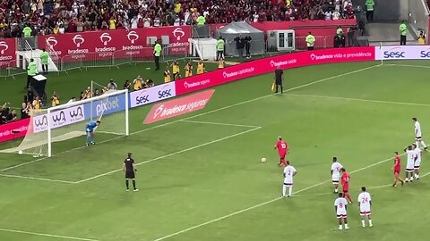 Carlos Germano pegando pênalti de Zico no Jogo das Estrelas