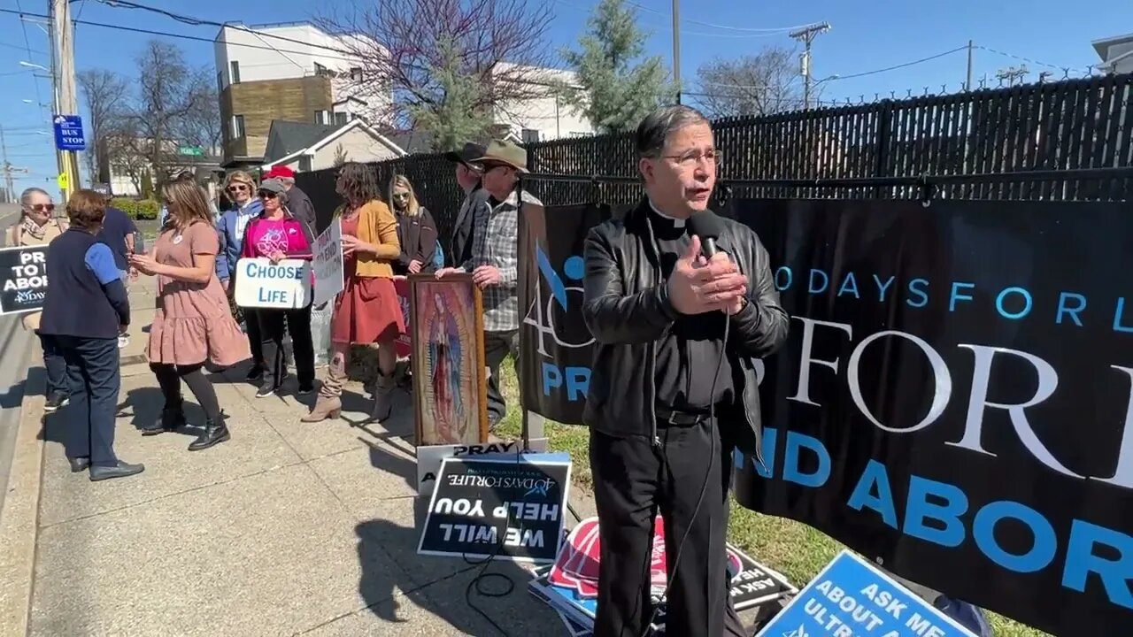 Live at Abortion Mills in Nashville Tenn. Saving Babies with 40 Days for Life!