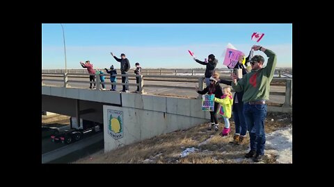 Edmonton Freedom Convoy 215 St. Heading towards Alberta's Legislature