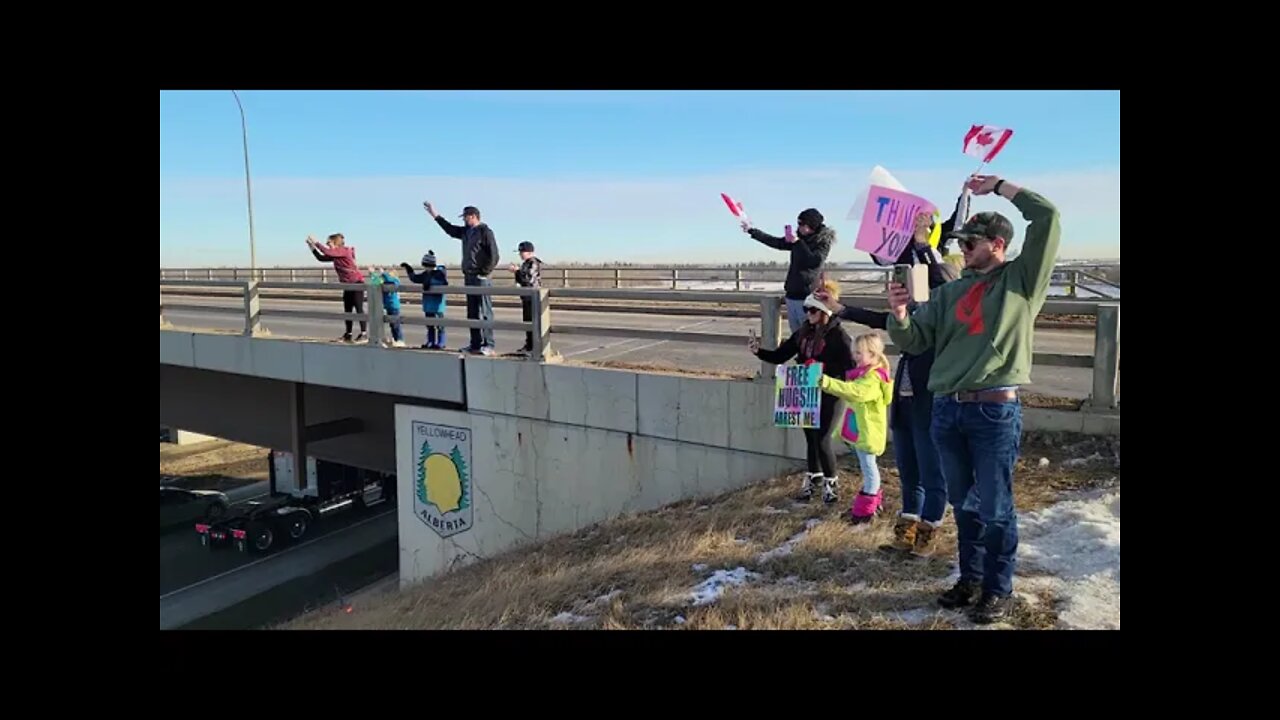 Edmonton Freedom Convoy 215 St. Heading towards Alberta's Legislature