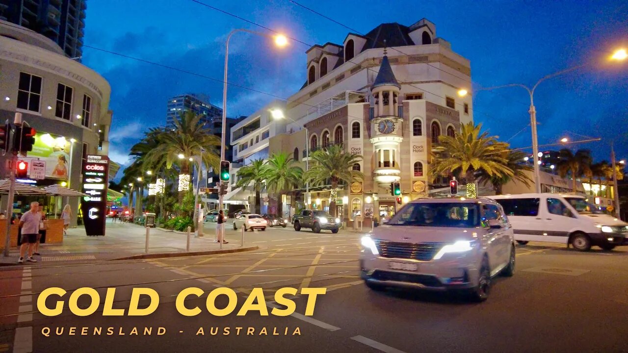 GOLD COAST: Surfers Paradise Beach Walk on a Friday Evening || Queensland - Australia