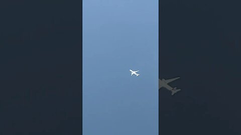 Holding Pattern over the Gulf - Emirates B777