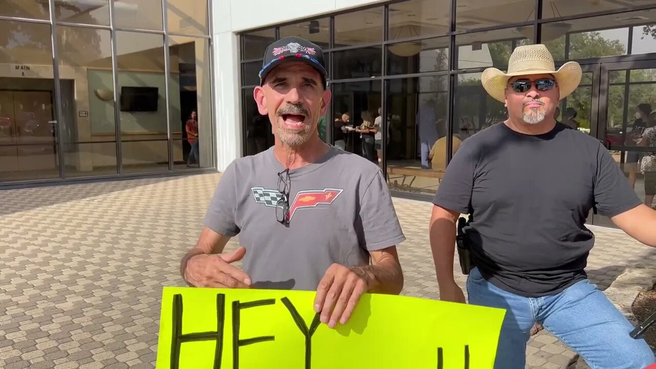 Protestors at the Beto Rally in San Angelo