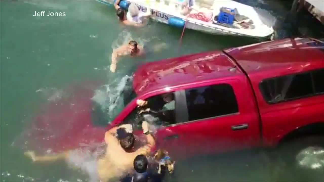 Video shows good Samaritans rescuing passengers