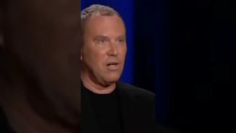 Michael Kors Reads Dylan Mulvaney's Runway. #comedy #michaelkors michaelkors #dylanmulvaney dylanm