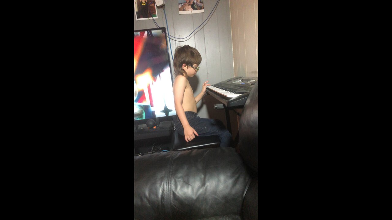 Dj playing happy Birthday on the piano