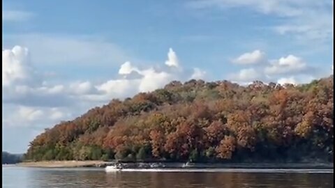 Beautiful Fall Colors on Dale Hollow Lake