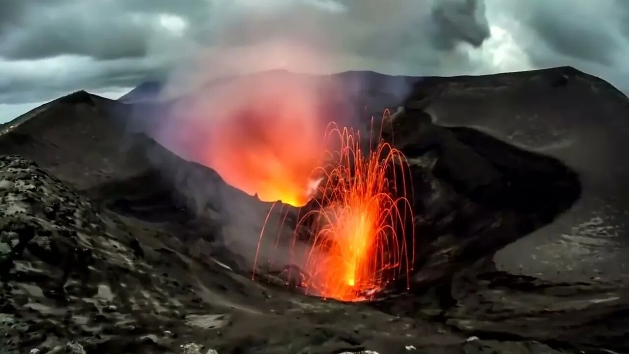 12 Most Amazing And Biggest Volcanic Eruptions-8