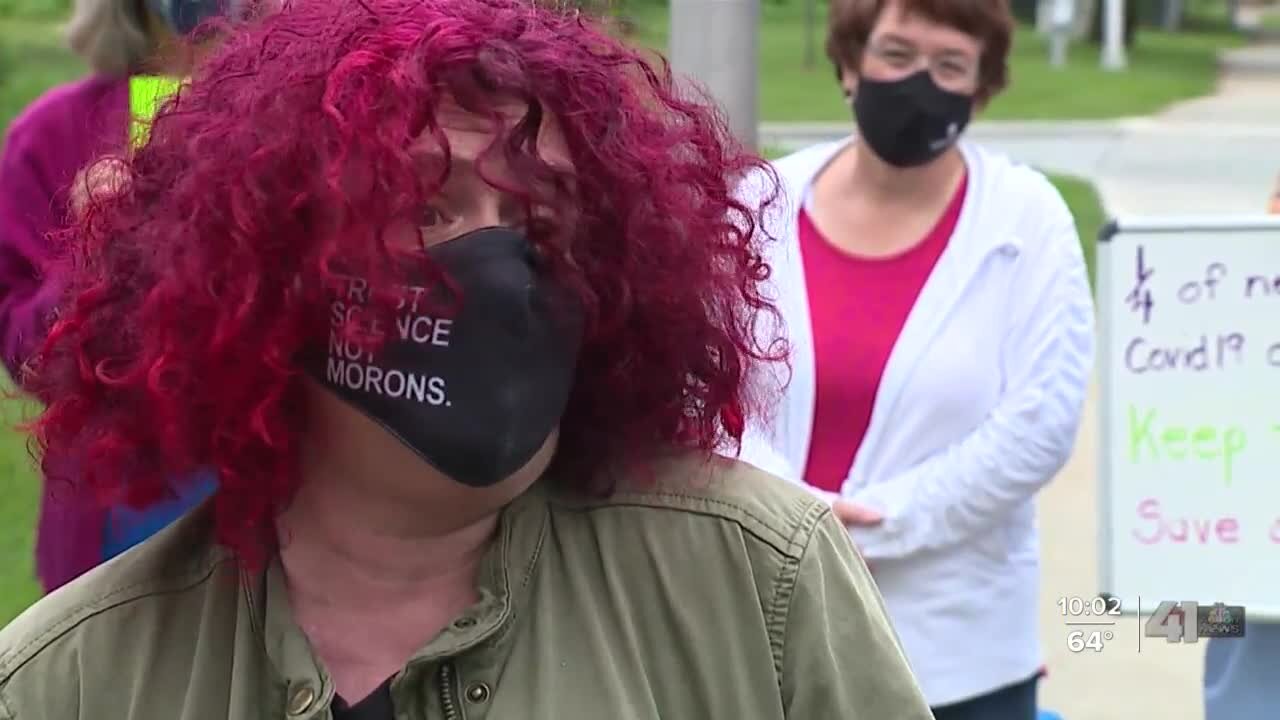 Shawnee Mission School District retains mask requirement, despite protest