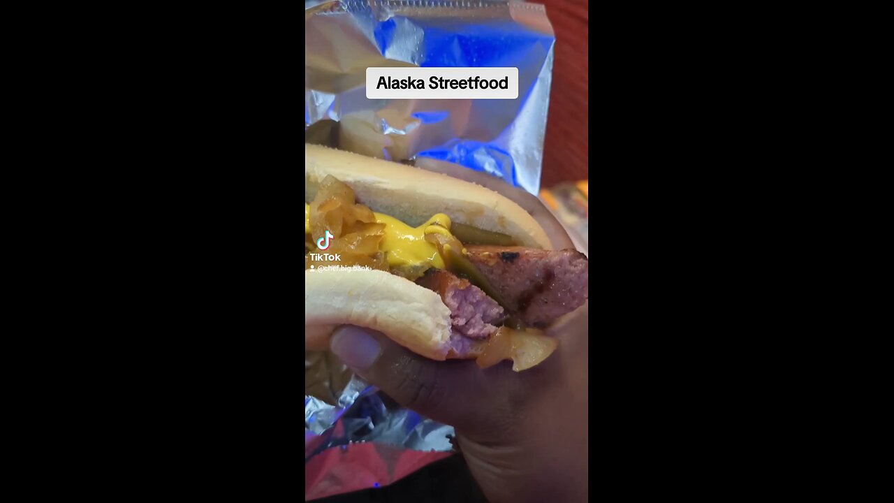 The Best Street Food In Alaska! Reindeer Hotdogs 😋 #nightout #streetfood #907goodeats #subscribe