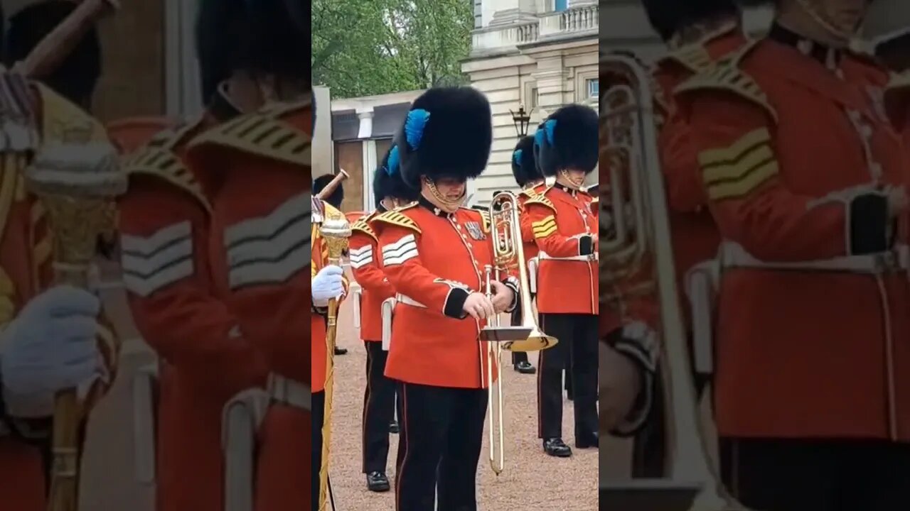 Irish guards Buckingham Palace music band #horseguardsparade