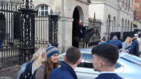 Higher ranking householdcavalry arriving #horseguardsparade