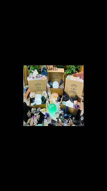 CRYSTAL COLLECTORS SURPRISE TREASURE BOX (MONTHLY SUBSCRIPTION)