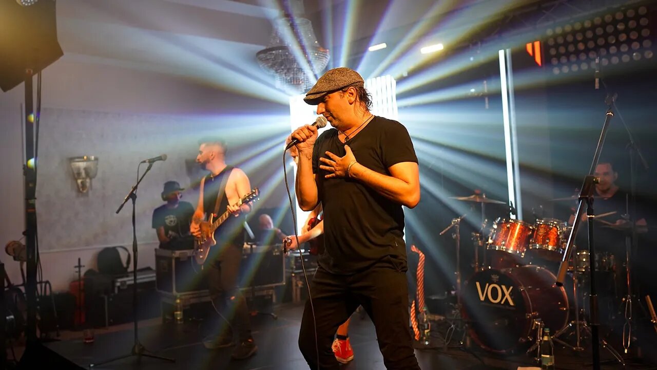Daniel Ignat (The ROCK) AC⚡DC - You Shook Me All Night Long⚡ LIVE (Winner Best Tribute Band)