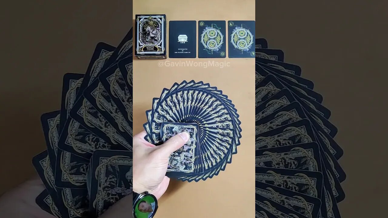 Unboxing - White Tiger playing cards by Ark Playing Cards