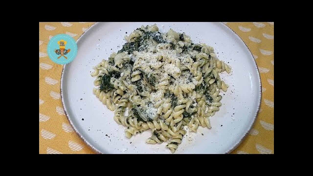 Pasta Fusilli With Spinach And Cream Cheese / Ζυμαρικά Βίδες Με Σπανάκι Και Τυρί Κρέμα