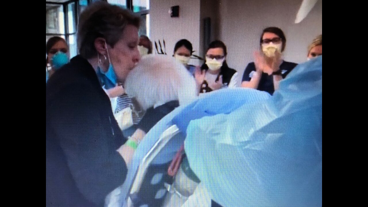 Douglas County man gets cherished kiss from wife after 31 day COVID-related hospital stay