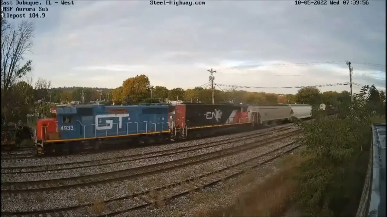 EB L586 Local at East Dubuque, IL on October 5, 2022 #steelhighway