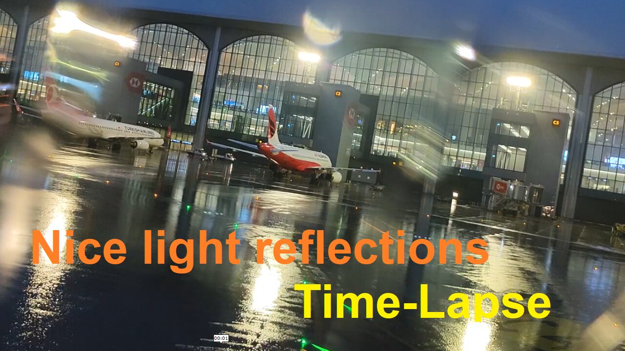 Wet and rain cockpit view B737 - Nice light reflections - Istanbul airport