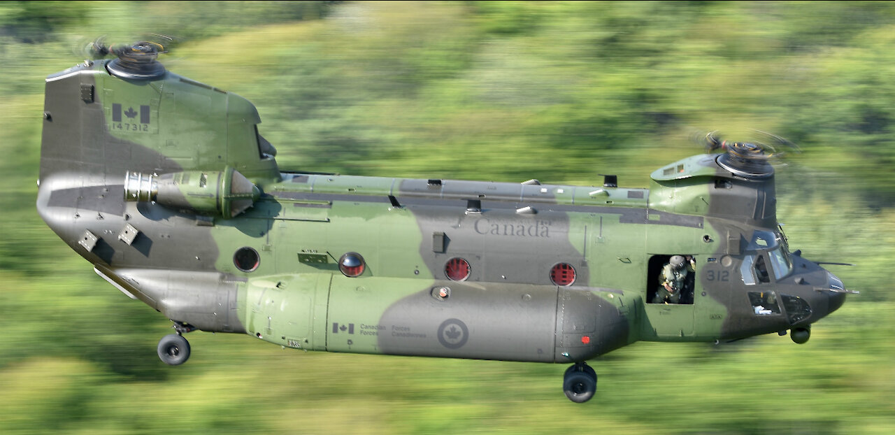 Boeing CH-47 Chinook seen around the Montreal area