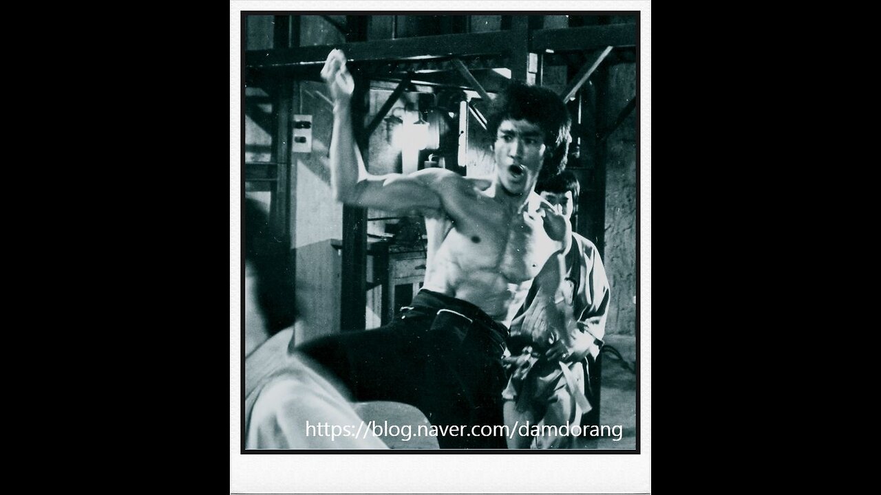 Cross kick Studio Films Bruce Lee Enter the Dragon