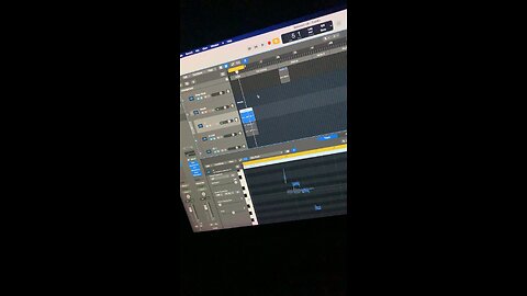 I’m working on a new future bass song😁