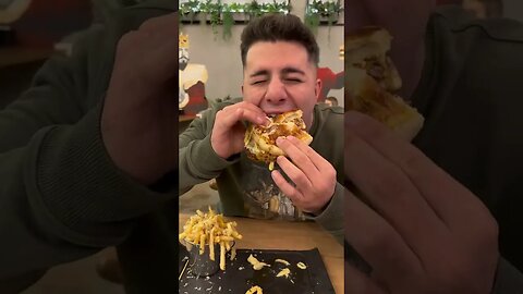 BURGER CU MIERE #oguritamica #manciosul #mancare #vivoburger