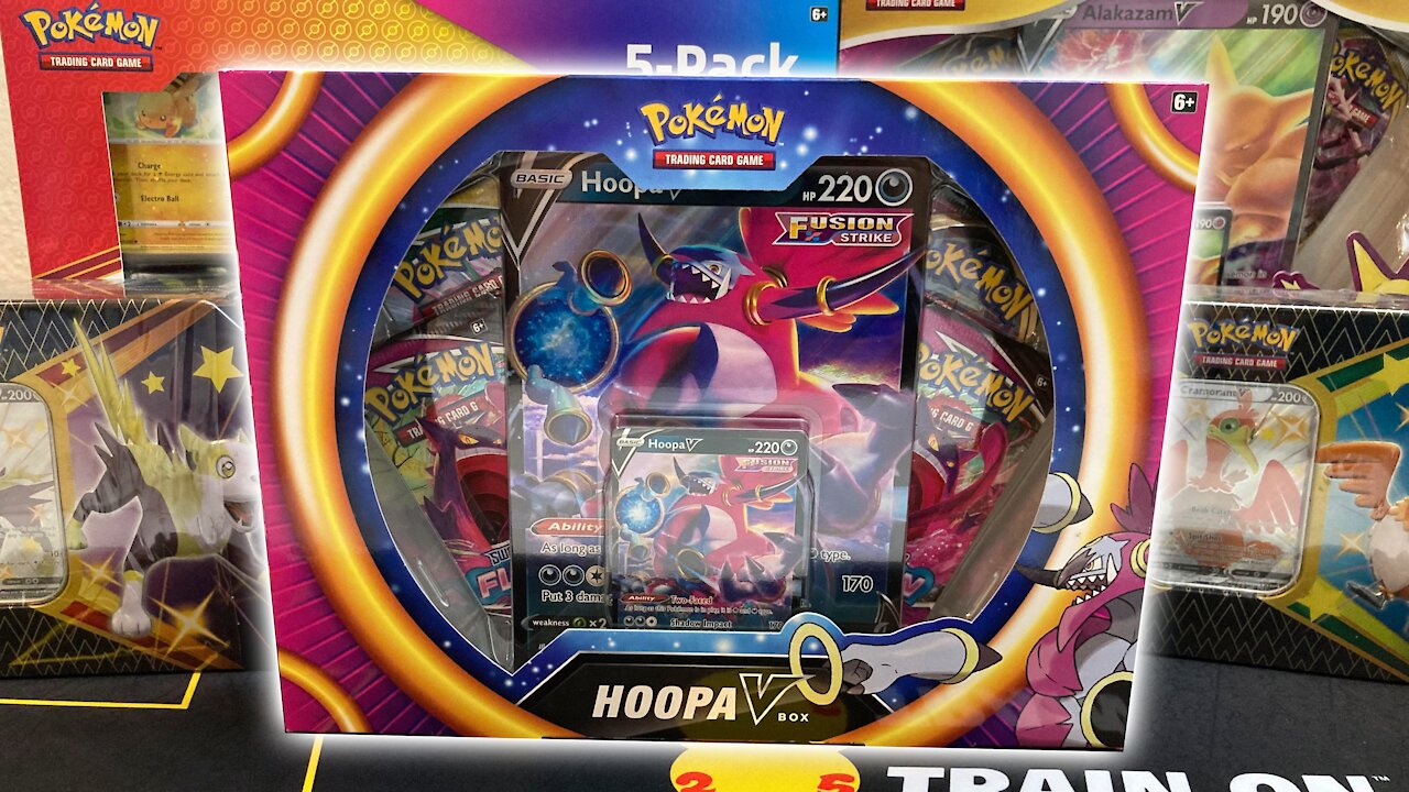 Opening up the Pokémon Fusion Strike Hoopa V Box