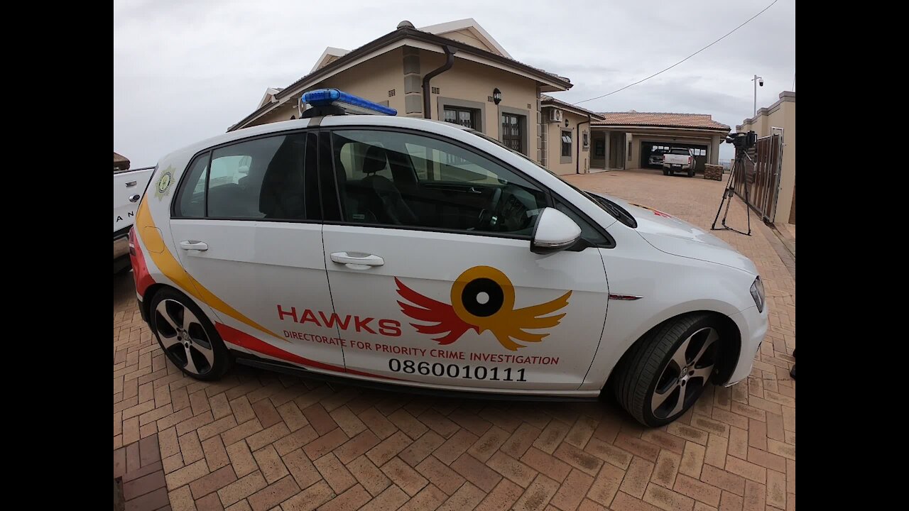 SOUTH AFRICA - Durban - HAWKS, Asset Forfeiture Unit raid Zandile Gumede's home(Videos) (Nq5)