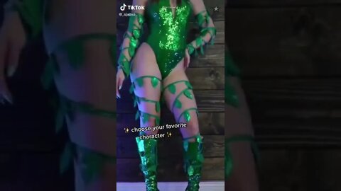 Rate the Girls: Best Poison Ivy TikTok Cosplay Contest #1 (Batman DC) 👧🌱 #shorts