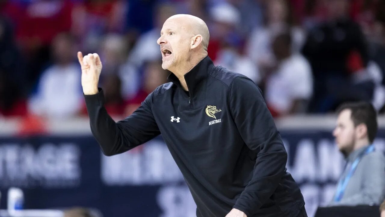 FAU May Have The Coaching Edge But Not The Experience